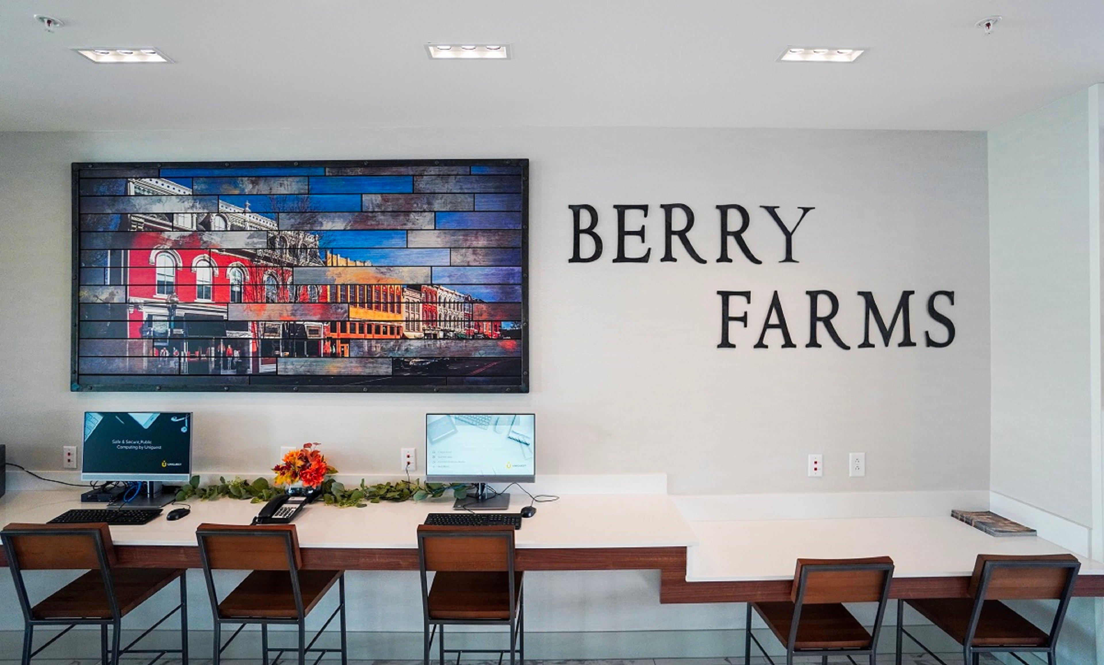 Hotel Express & - Berry Farms By Ihg