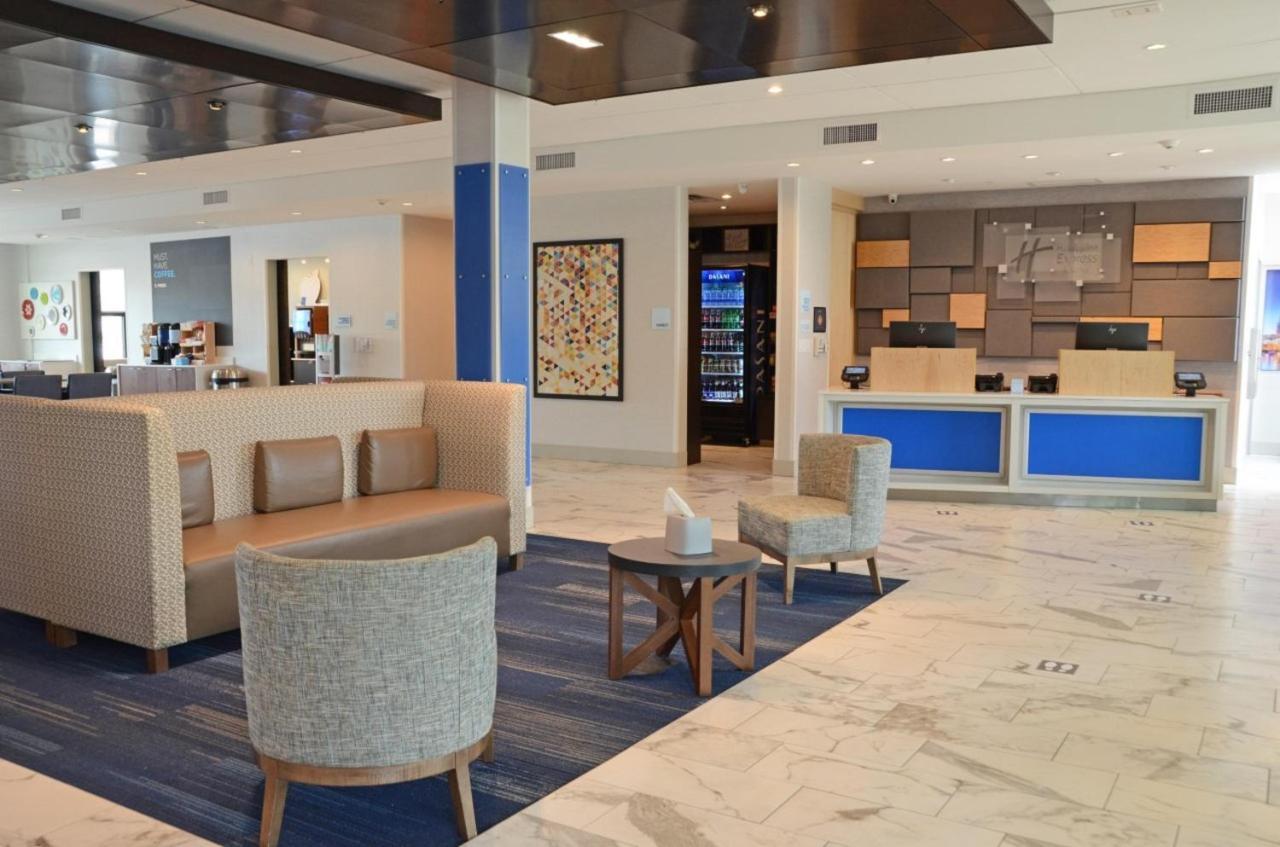 Express & - Berry Farms By Ihg Franklin